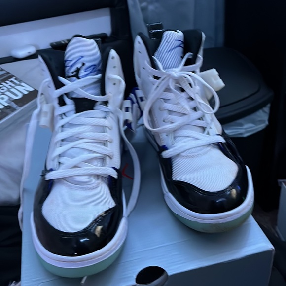 Jordan Jumpman Team 1’s - Picture 2 of 4